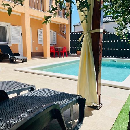 Boutique Apartment With Private Pool For Your Exclusive Use Novigrad Istria Exteriör bild