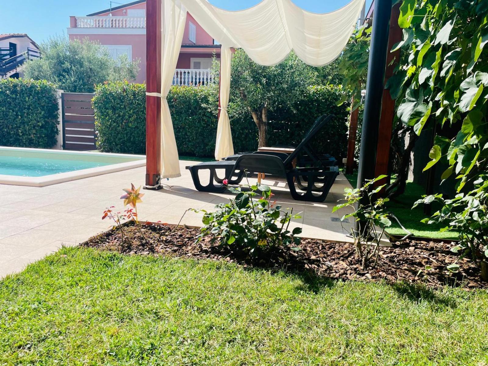 Boutique Apartment With Private Pool For Your Exclusive Use Novigrad Istria Exteriör bild
